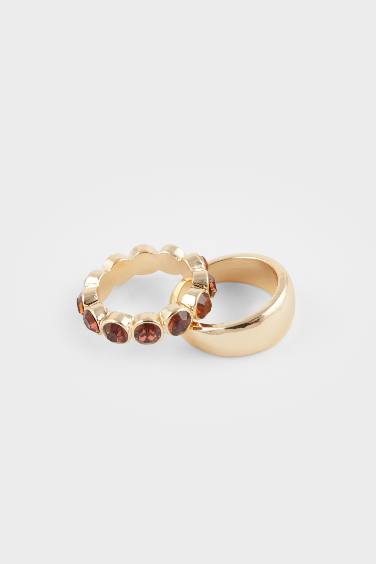 Woman 4 Piece Gold Rings