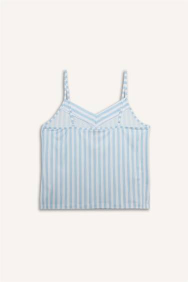 بلوز بحمالات قصة عادية وياخة V