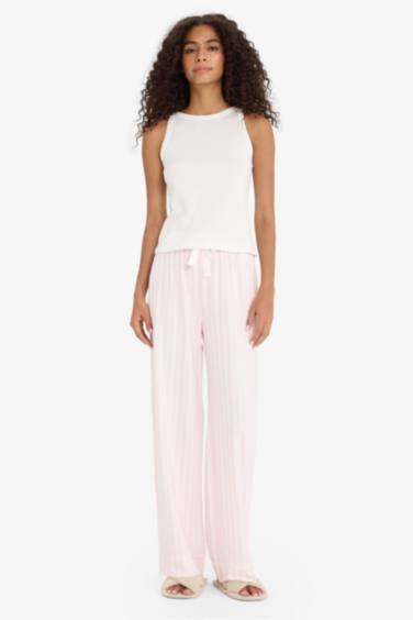 بنطلون بجامة مخطط قصة عادية