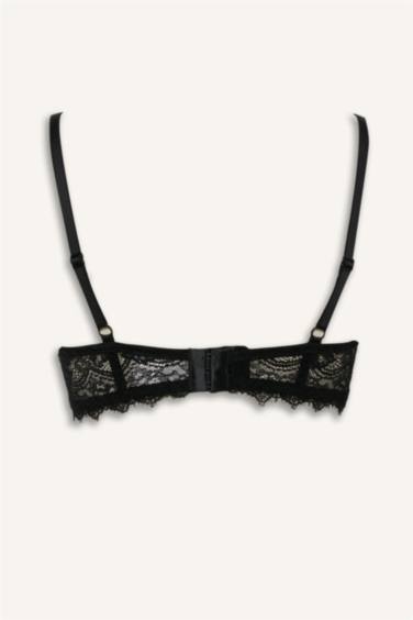 برا بدون بطانة بالدانتيل