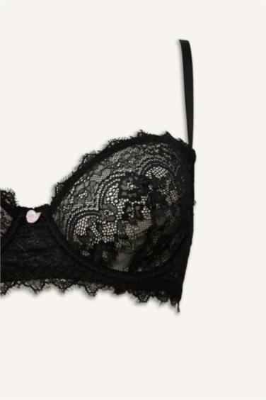 برا بدون بطانة بالدانتيل