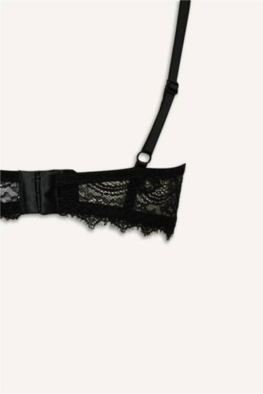 برا بدون بطانة بالدانتيل