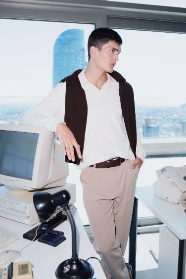 Straight Fit Pleated Straight Leg Fabric Trousers