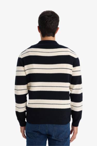 بلوز تريكو ملون قصة عادية وياخة بولو