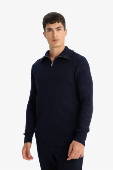 Standard Fit Zippered Stand Collar Knit Pullover