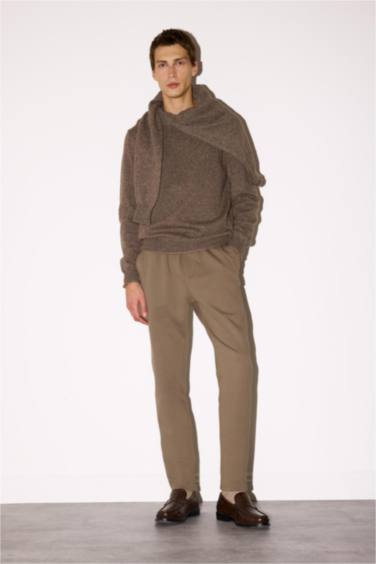 Standard Fit Crew Neck Knitwear Pullover