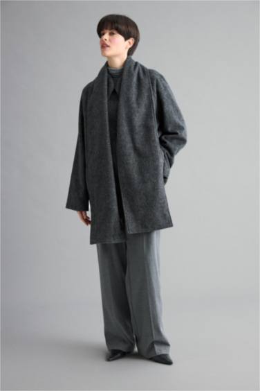 Regular Fit Yün Karışımlı Çıkarılabilir Atkılı Kısa Kaşe Kaban