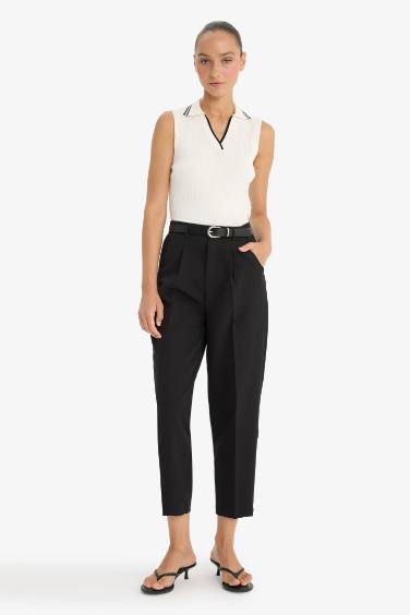 Carrot Fit Regular Hem Pocket Detailed Gabardine Trousers