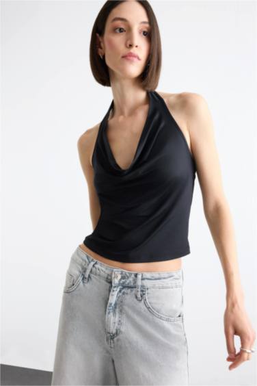 بلوزة اسود بياخة V ورباط من الياخة