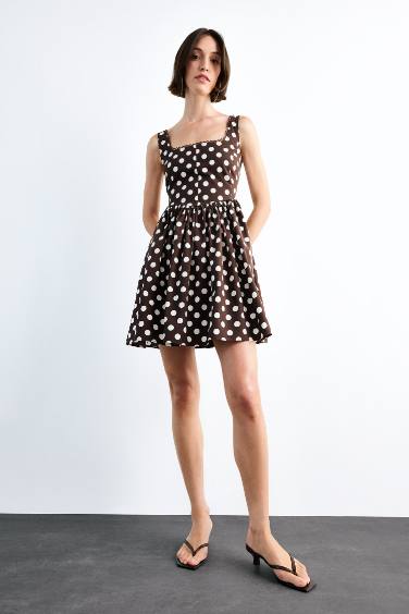 فستان ميدي منقط بوبلين بياخة مربعة