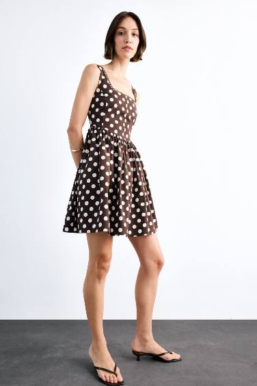 فستان ميدي منقط بوبلين بياخة مربعة