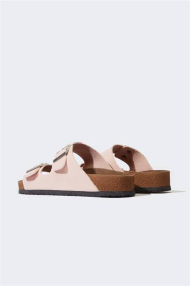 Woman Flat Sole Slippers