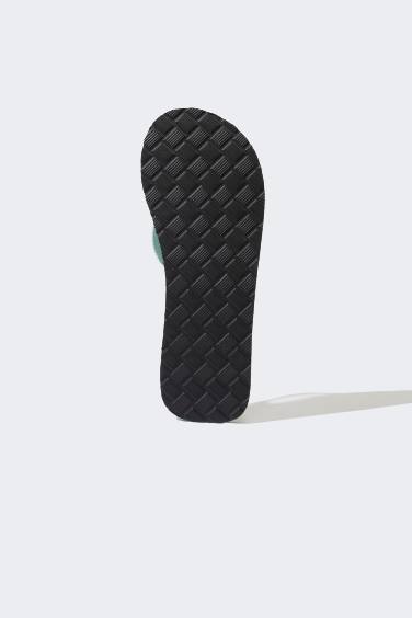 Kadın Düz Taban Parmak Arası Terlik