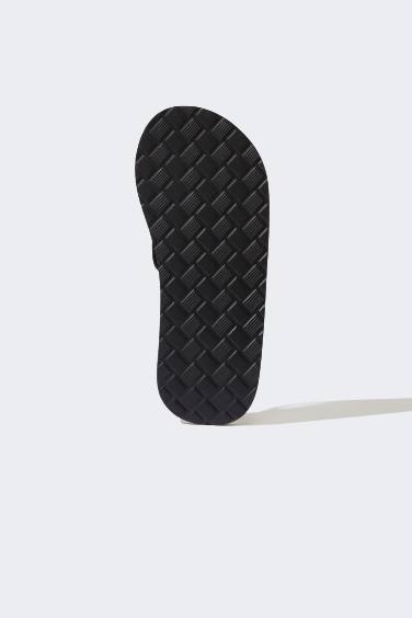 Kadın Düz Taban Parmak Arası Terlik