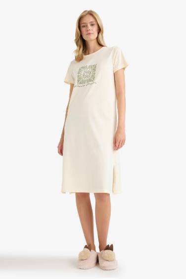 فستان نوم نص ردن مطبوع بياخة مستديرة من Fall in Love