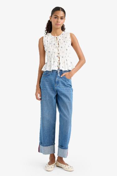 Fitted Crew Neck Floral Tie Front Poplin Sleeveless Blouse