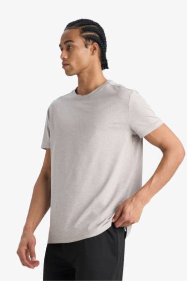 Standart Fit дөңгелек жағалы спорттық қысқа жеңді футболка