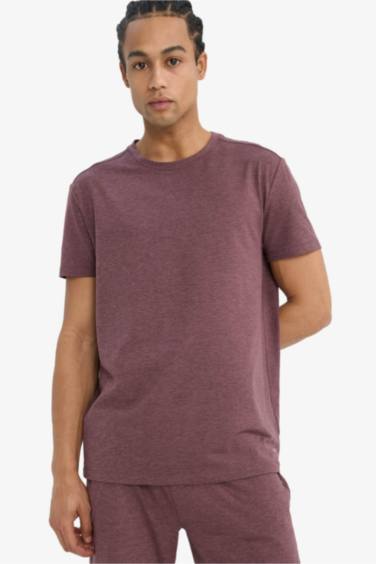 Standart Fit дөңгелек жағалы спорттық қысқа жеңді футболка