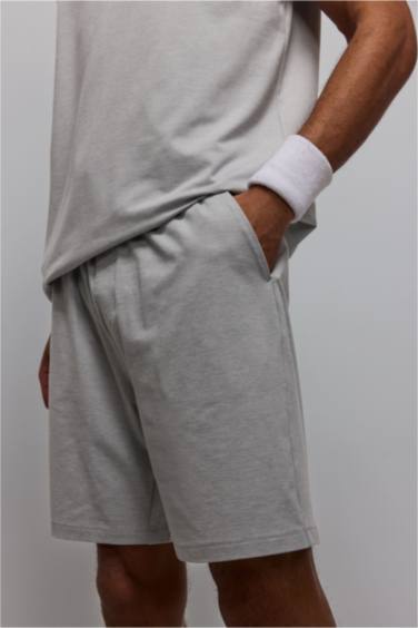 شورت رياضي قصة عادية