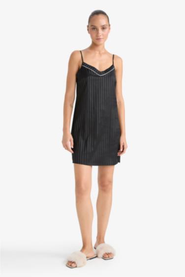 Fall in Love Regular Fit V-Neck Satin Strappy Dress