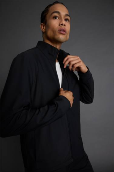 كارديجان قصة عادية بياقة عالية بجيب فليتو