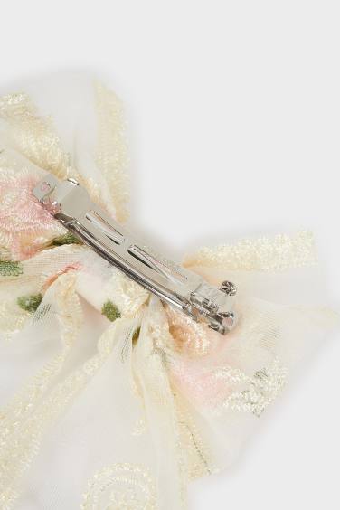 Kadın Kurdele Görünümlü Tüllü Gül Desenli Toka