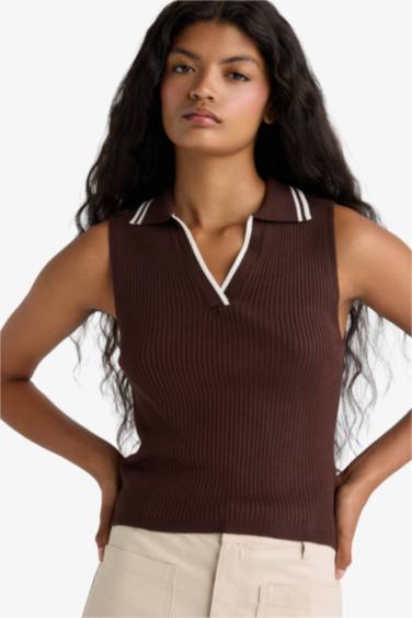 Fitted Polo Neck Knit Sleeveless Blouse