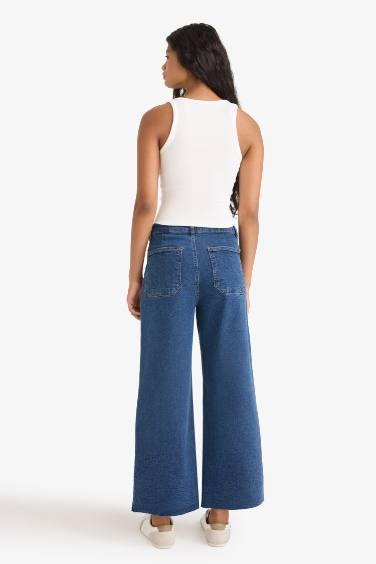 بنطلون جينز كروب وايد ليج برجل واسع وخصر عالي