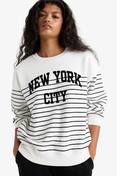 Relax Fit Bisiklet Yaka Çizgili Baskılı Sweatshirt