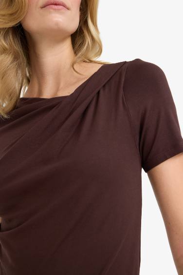 Slim Fit Dar Kesim Kayık Yaka Kısa Kollu Bluz