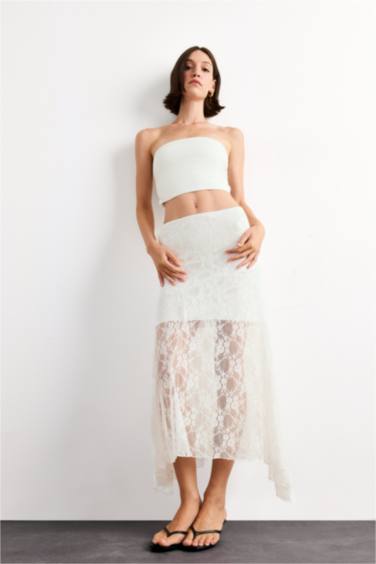 تنورة ميدي دانتيل بخصر مطاطي بنصف بطانة