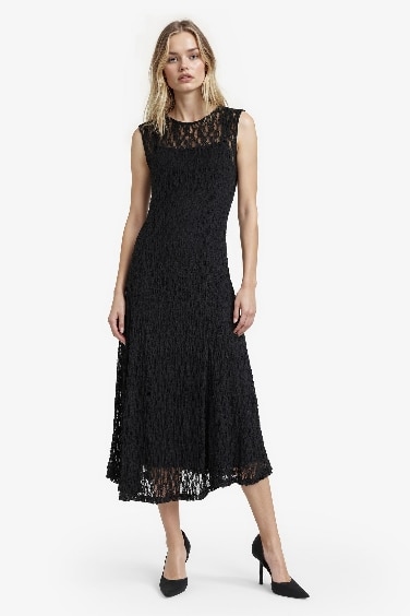 Slim Fit Crew Neck Lace Sleeveless Maxi Dress