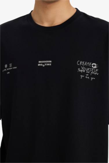 تيشيرت نص كم أوفر سايز مطبوع برقبة مستديرة