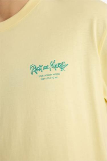 تيشيرت نص كم أوفر سايز بياقة مستديرة من ريك ومورتي
