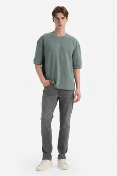 تيشيرت نص كم مطبوع قصة فضفاضة برقبة مستديرة