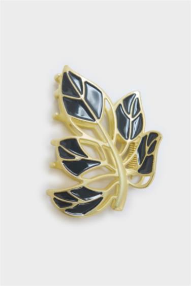 Woman Leaf Detail Hair Clip