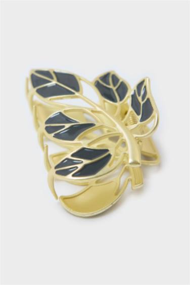 Woman Leaf Detail Hair Clip