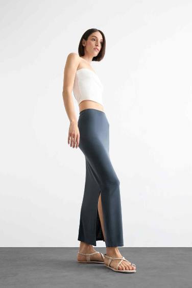 تنورة ميدي بنسل منسوج سليم فيت بفتحة