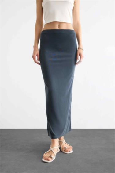 Slim Fit Dar Kesim Yırtmaçlı Midi Etek