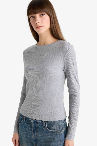 تيشيرت كم طويل سليم فيت مضلع برقبة مستديرة