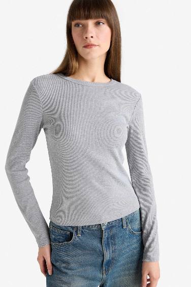 تيشيرت كم طويل سليم فيت مضلع برقبة مستديرة