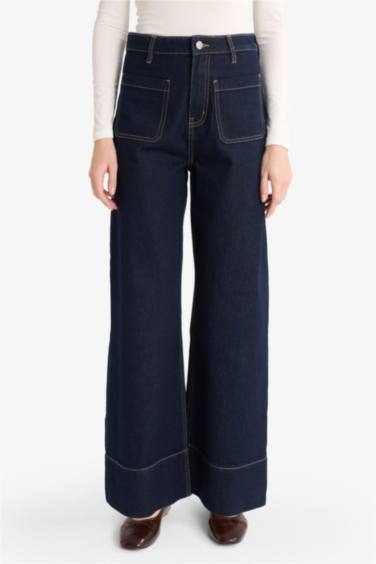 بنطلون جينز كروب برجل واسع وخصر عالي