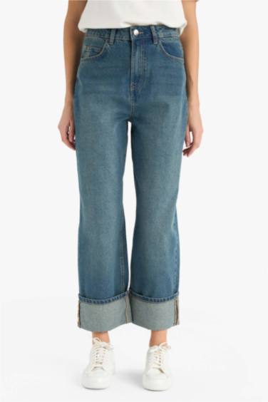 بنطلون جينز قصة مريحة بحافة مطوية وخصر عالي