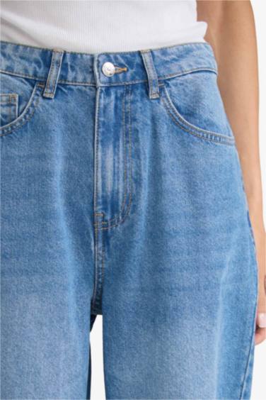 Jean taille haute jambe droite Coupe barrel