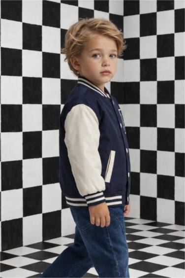 جاكيت ولادي مقاوم للماء