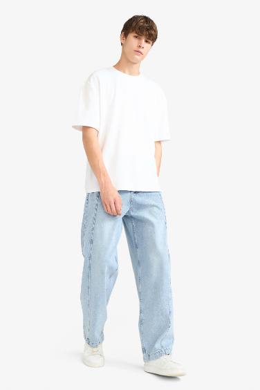 Barrel Fit Wide Leg Jeans