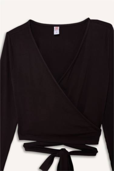 بلوزة برباط