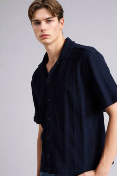 Man Short Sleeve Shirt