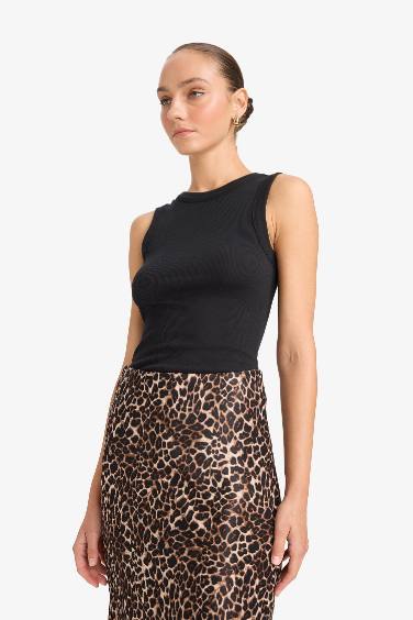 Slim Fit Basic Camisole Crew Neck Tank Top