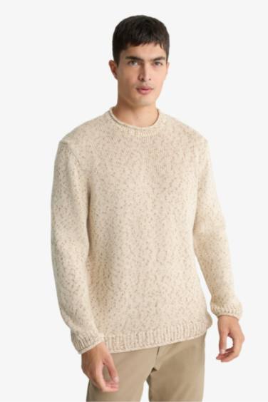 بلوفر تريكو قصة عادية بياقة مستديرة